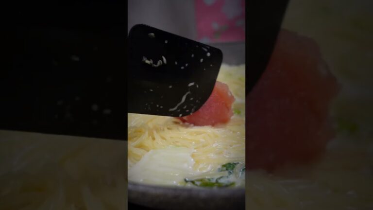 10秒だけください！無限に食べたい！ワンパン　たらこと白菜のクリームパスタ #shorts