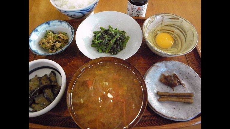 トマトと玉ネギの味噌汁で朝食 #Shorts