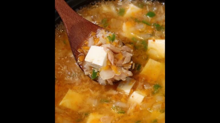 ツナ缶と豆腐でチゲを作ってみませんか | 超時短 & 超ヘルシーなツナ豆腐チゲ #Shorts