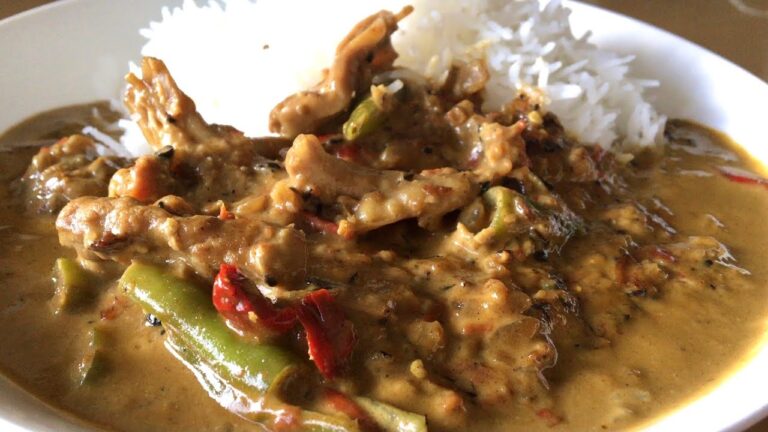 ココナッツミルクとチキンのカレー Curry with Coconut Milk & Chicken 🍛