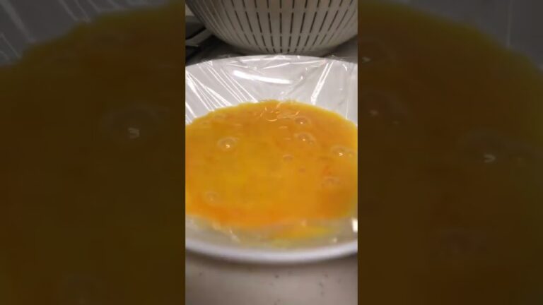 【フライパン&油不要】レンジでオムレツを作る。 #shorts #レンジ #オムレツ #卵焼き #簡単