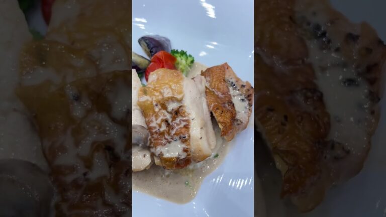 グリルチキンシャンピニオンソースGrilled chicken with champignon sauce