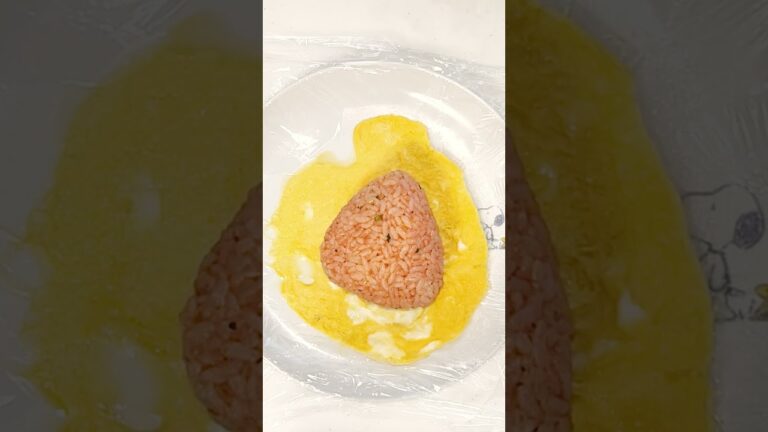【簡単レシピ】家にある食材を混ぜて焼くだけ！10分で簡単に作れるオムライス風おにぎりレシピ(ショート.ver) #shorts 【How to make Onigiri】