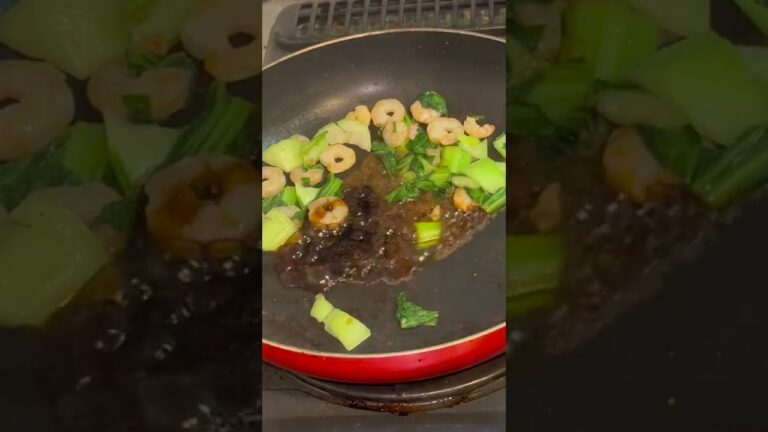 #Shorts ふわとろ！！えびとチンゲン菜の卵オイスターソース炒めの作り方！！！