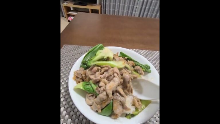 トロミ不足の豚チンゲン菜中華丼🎵#中華 #中華丼 #中華風