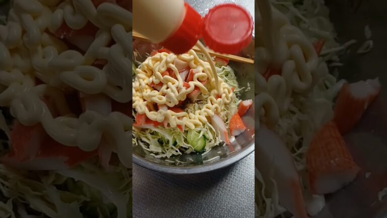 アラ還サラダはきゅうりとキャベツを塩揉みしてから‼️