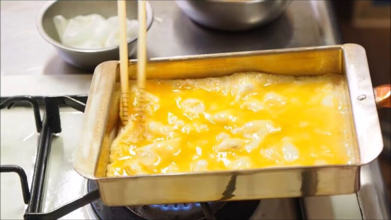 だし巻き卵（Dashimaki）の作り方、銅製たまご焼きフライパンの油ならし