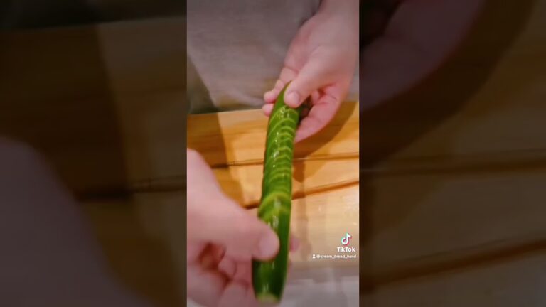 びよ〜んと伸びる蛇腹きゅうりの作り方🥒