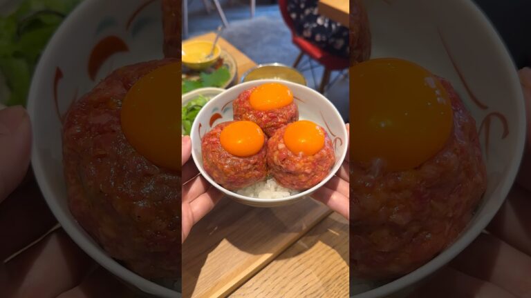 生肉ユッケを3つ載せたトリプルユッケ丼！濃く味付けされたユッケと白米の相性はまさに極上【ヒロキヤ：東京恵比寿】