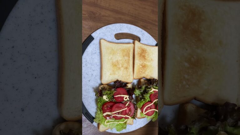 ホットサンドメーカーが無くてもホットサンド／生ハムサラダサンドイッチ／食パンレシピ
