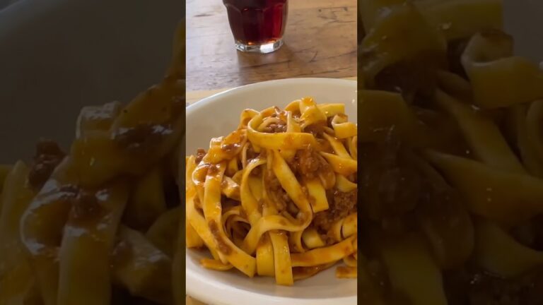 本場イタリア🇮🇹ボローニャのボロネーゼ🍝Bolognese Pasta in Italy #海外旅行 #vlog #イタリア #イタリア旅行 #ランチ