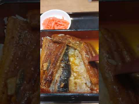 【吉野家で鰻TKG】贅沢アレンジ鰻三枚盛り卵かけご飯