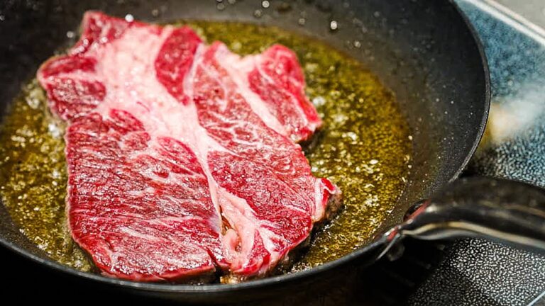 スーパーのステーキを焼く極意【食材5つで簡単ビストロ風ソース】