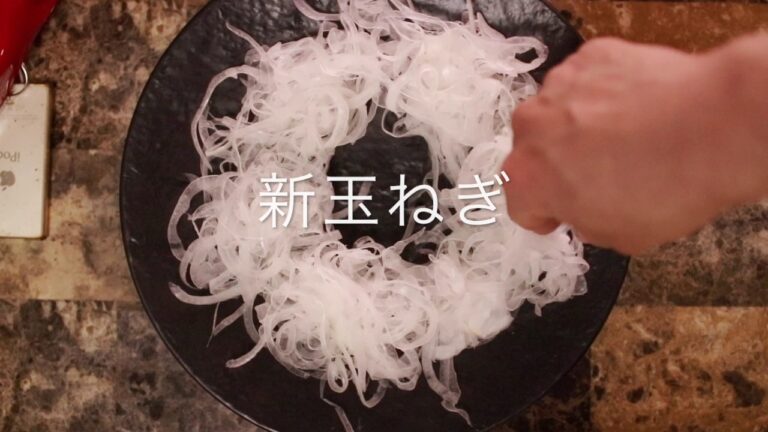 新玉ねぎともずくのサラダ