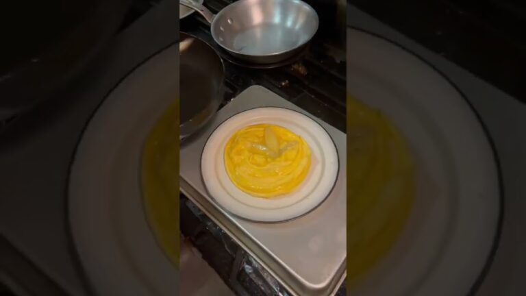 ホワイトアスパラのオムレツ