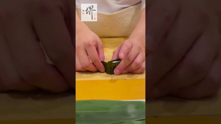 いくらの軍艦巻き。初物です #sushi