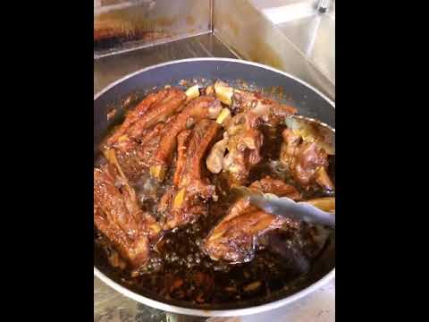 スペアリブ煮込み中〜♪