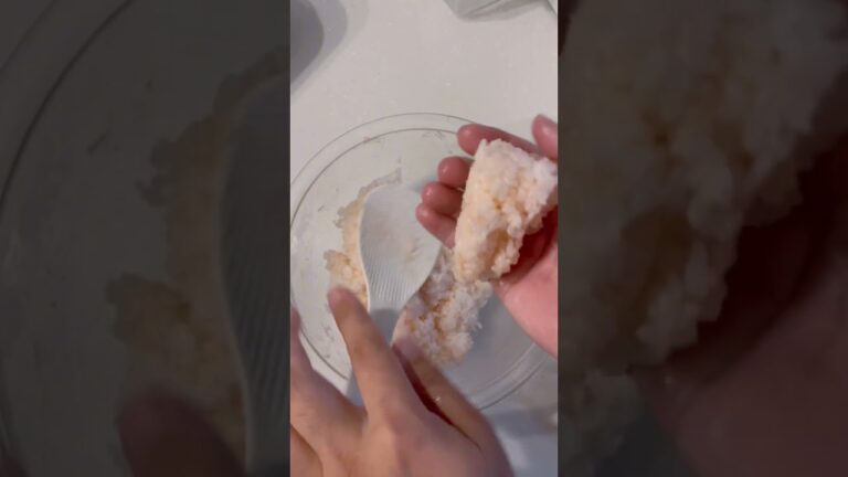 【今日の朝ごはん】たらこバターおにぎり