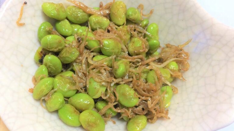 【簡単】枝豆としらすの醤油炒め【おつまみ】 Fried green soybeans and whitebait