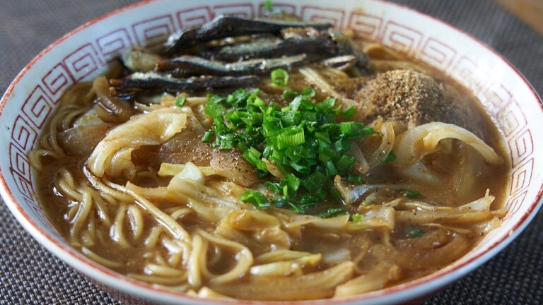 鬼うまいのに味噌汁のように毎日作れて毎日食える。そんなラーメン【限界煮干し味噌ラーメン】