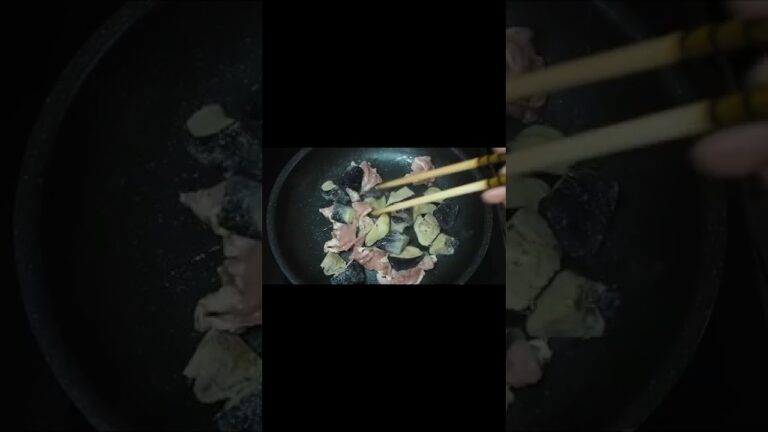 [なすレシピ]業務用スーパーの冷凍揚げなすを使ったご飯が進むピリ辛料理!!なすと豚肉のピリ辛炒め#shorts