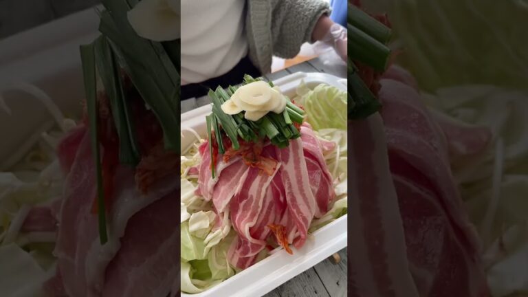 ご飯が止まらない🍚盛り盛りもやしのキムバター鍋#shorts