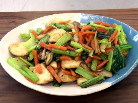 平成29年地産地消クッキング5月号『鶏胸肉と小松菜のピリ辛炒め』