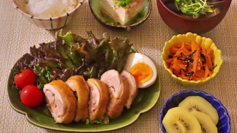 【料理】鶏チャーシュー・ナスの味噌汁・人参の塩昆布和え