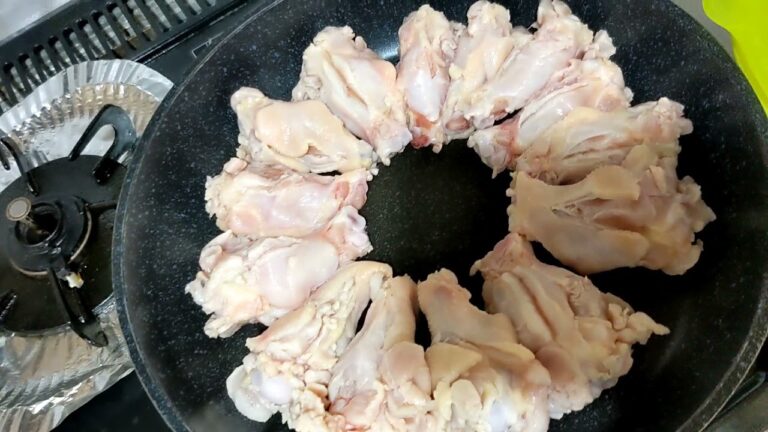 厚揚げと手羽元の甘辛煮付け