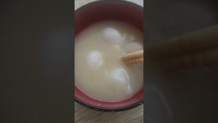 業務用スーパーで買った里芋がおいしい🤤お味噌汁に里芋だけ入れてシンプルスタイルでいただきます🙏✨【JunJun】#shorts #里芋 #味噌汁 #お味噌汁 #朝食 #チャンネル登録お願いします