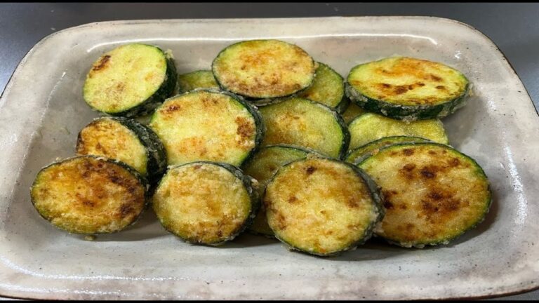 ズッキーニってこんなに美味しかったんんだ、と感動するレシピです！　＃男の料理　＃おうちごはん　＃料理好き　＃完食請負料理人　＃社長　＃ズッキーニ　＃粉チーズ　＃オリーブオイル　＃副菜