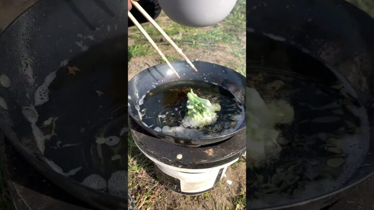 黄猿さんが白菜の花の天ぷらを味わう【春の味覚】