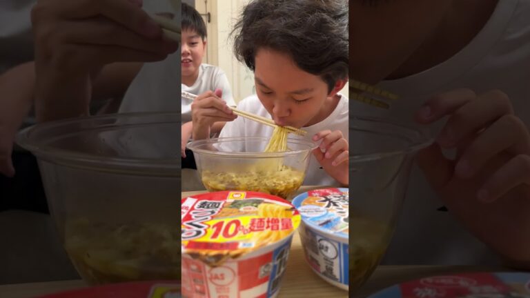 カップ麺を混ぜまくってみた！ #shorts #ブラザー4