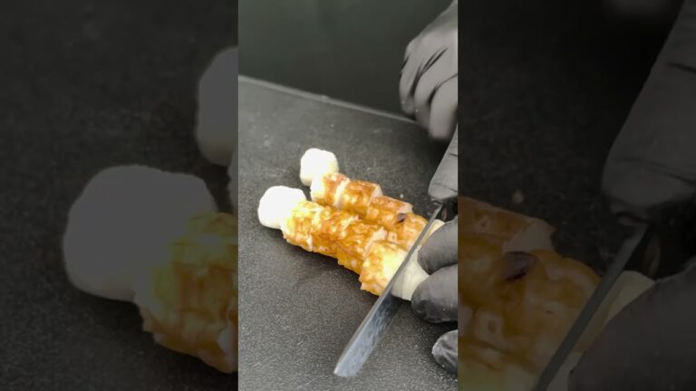 ちくわを餃子の皮で包みたい社長/fish cake candies #cooking #japaneseknife #簡単レシピ #包丁