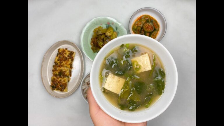 SPINACH MISO SOUP | SIGEUMCHI DOENJANG GUK 시금치된장국