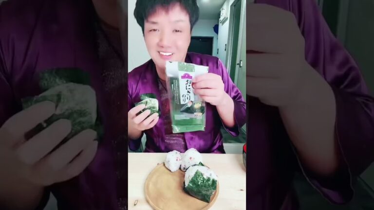 究極のカリカリ梅ちりめんおにぎり🍙#shorts #おにぎり#カリカリ梅#ちりめん