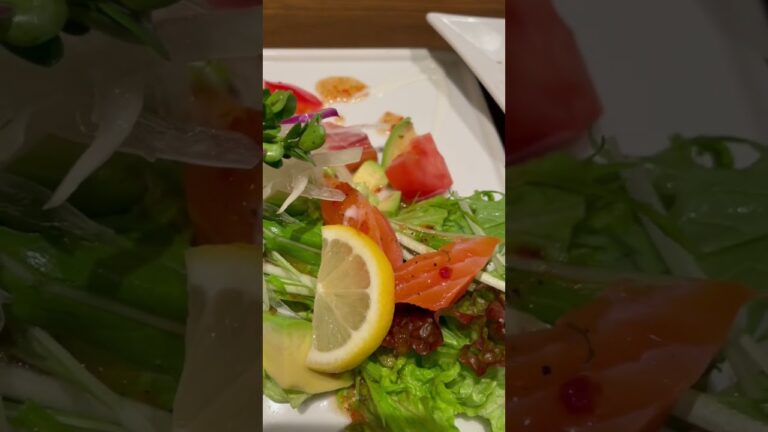 ショート動画【サラダ】 #shorts #ショート ＃サーモン＃アボカド＃サラダ#トマト＃イタリアン　＃女子会