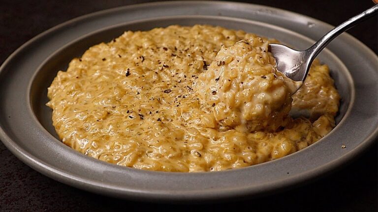 【鍋にぶち込むだけ！】節約ずぼら飯！100円で理性を失うほど美味なリゾットの作り方/レンジでの作り方も紹介！