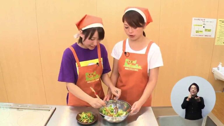 レタスと中華クラゲのピリ辛サラダ（藤沢産食材：レタス）