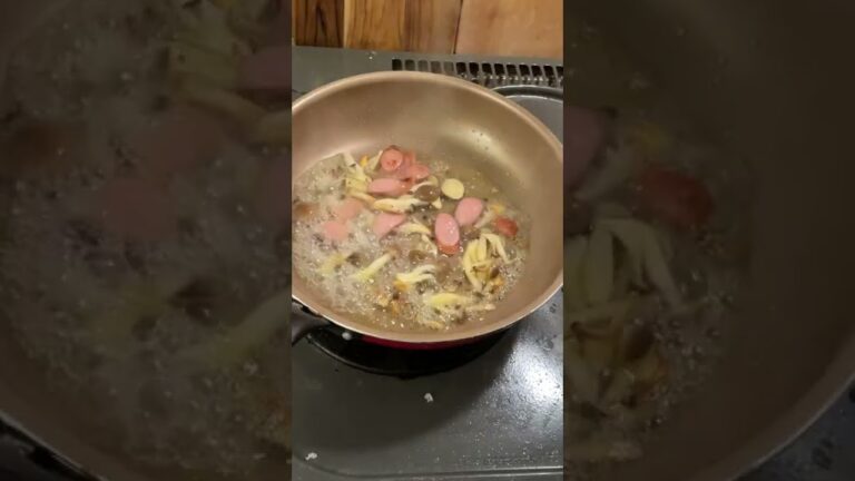 【めちゃうま】きのことウインナーとたらこのパスタ【自炊日記】#Shorts