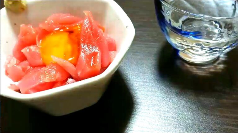 【料理一人暮らし】マグロユッケ（マグロの黄身醤油がけ）【簡単】