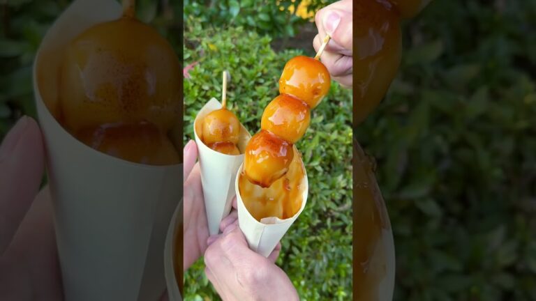 京都・嵐山の「古都芋本舗」で食べられるたっぷりのタレに包まれた炙りみたらし団子が最高！