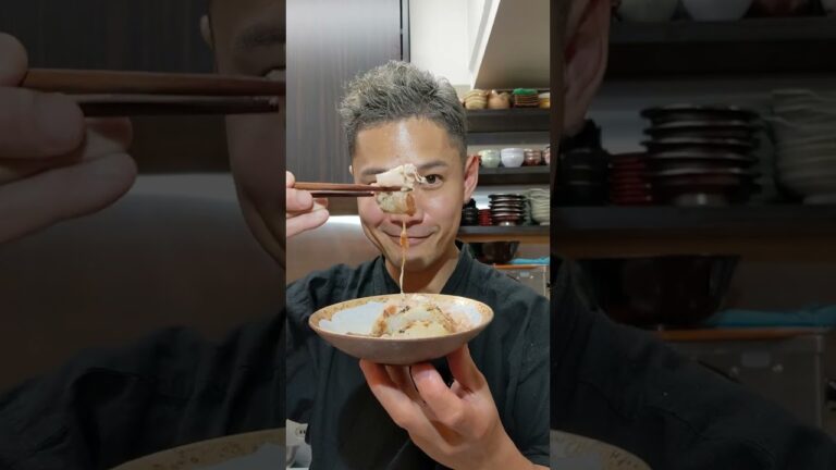 【蒸かした里芋を炭焼で焼いて・・・】削りたての鰹節とシンプルに！