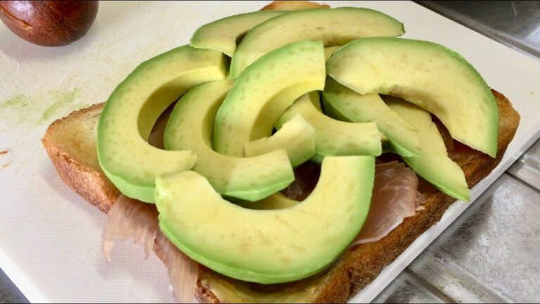 アボカドと生ハムのトースト (ダイジェスト版)