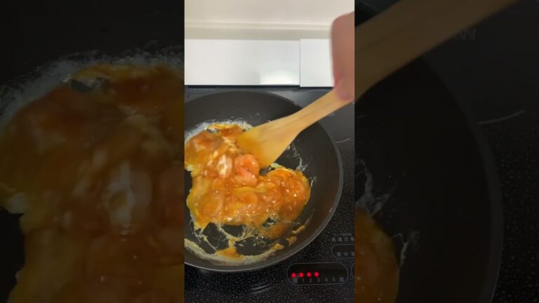 エビチリたまごとじ
