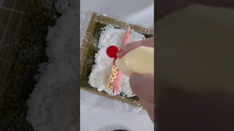 カニカマにマヨネーズぶっかけて巻いてみた