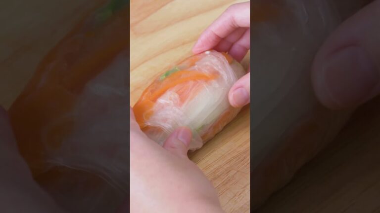 スモークサーモンとクリームチーズの生春巻き | Fresh spring rolls with smoked salmon and cream cheese #生春巻き#スモークサーモン #おつまみ