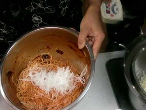 『ちょー激辛！やみつきビビン麺』韓国定番レシピ美味い！　（２／２）