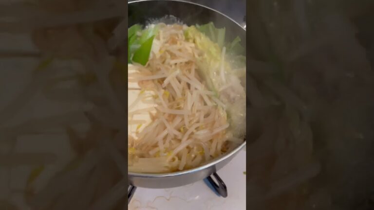 #鍋 #ミルヒィーユ #もやし #湯豆腐 #ネギ#豚肉#白菜 #自炊 #japan #japanesefood #nabe #cocking