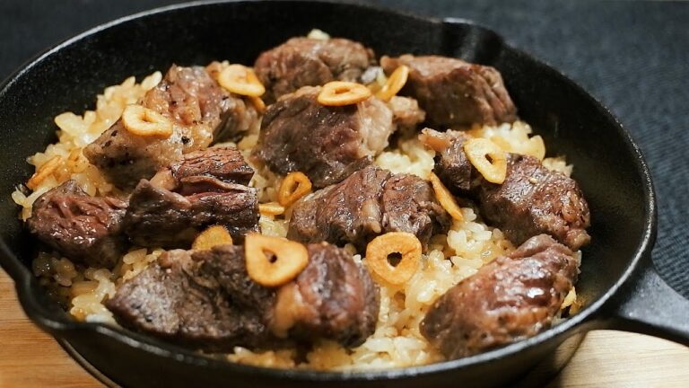 深夜に食べたいステーキガーリックライスの作り方